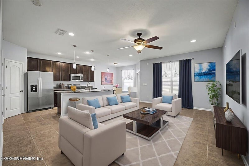 481 Walnut Dr, St Johns, FL 32259