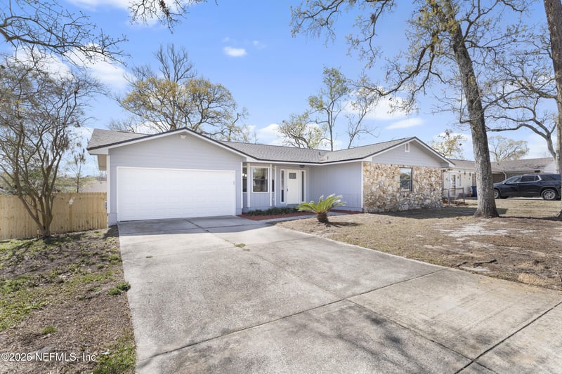 11546 Broad Leaf Dr, Jacksonville, FL 32225