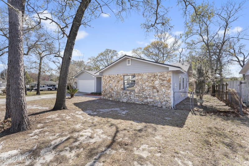 11546 Broad Leaf Dr, Jacksonville, FL 32225