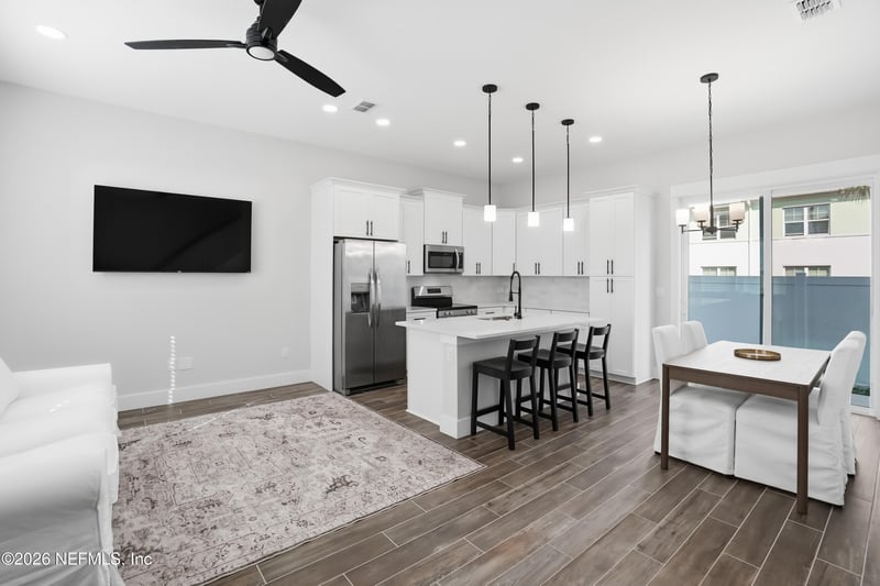 673 6th Ave, Jacksonville Beach, FL 32250