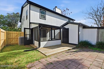 154 Pine St, Atlantic Beach, FL 32233