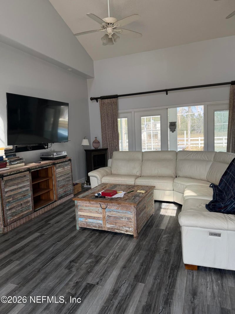 3551 Red Barn Ln, Ormond Beach, FL 32174