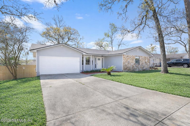 11546 Broad Leaf Dr, Jacksonville, FL 32225