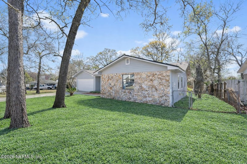 11546 Broad Leaf Dr, Jacksonville, FL 32225