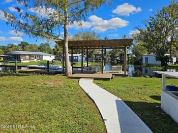 166 Waterway Ave, Satsuma, FL 32189