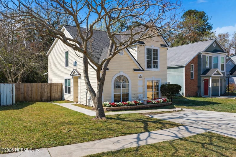572 Staffordshire Dr, Jacksonville, FL 32225