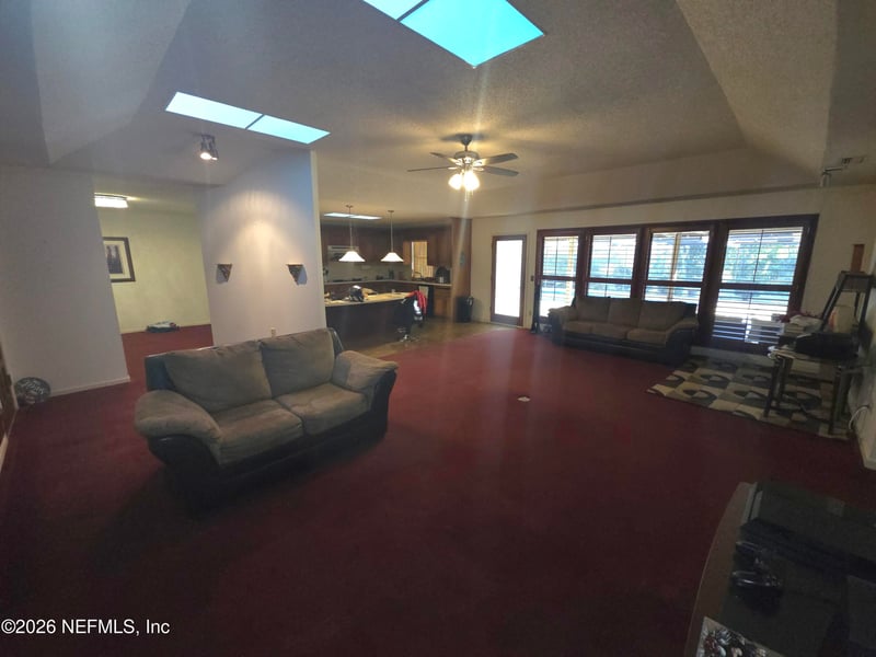 6030 Royal Cir, Jacksonville, FL 32277