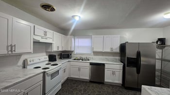 4934 Donnybrook Ave, Jacksonville, FL 32208