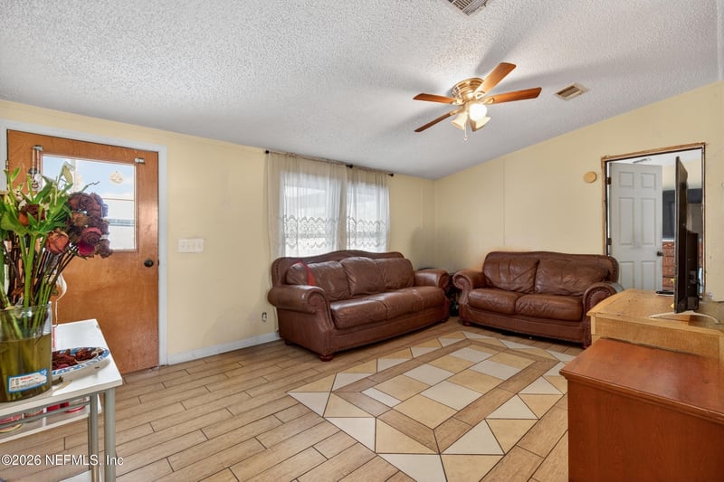 8355 Nussbaum Dr, Jacksonville, FL 32210