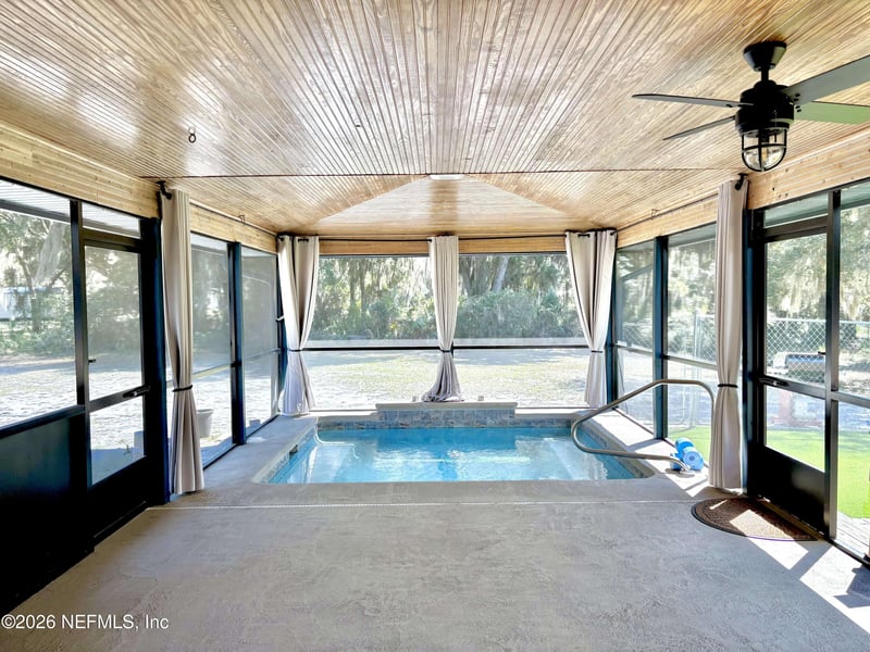 101 Riverview Dr, East Palatka, FL 32131