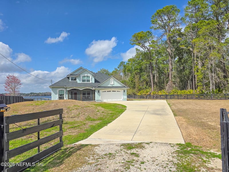 108 Maple Ter, Florahome, FL 32140