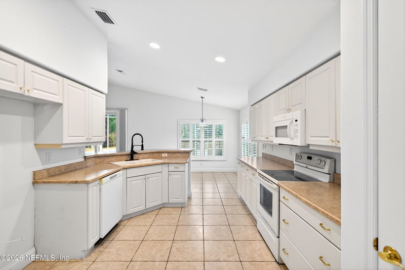 1419 Areca Palms Dr, Port Orange, FL 32128