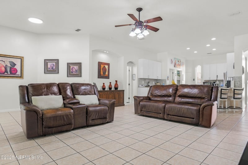 3781 Victoria Lakes Dr, Jacksonville, FL 32226