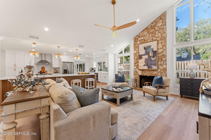 1918 Oak Cir, Atlantic Beach, FL 32233