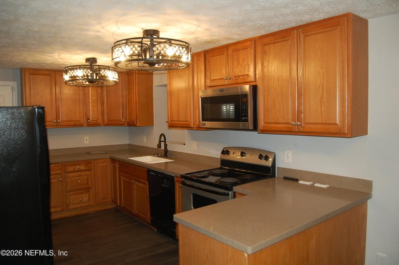 8321 Santman Ct, Jacksonville, FL 32221