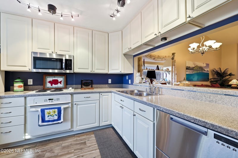 433 Upper 36th Ave, Jacksonville Beach, FL 32250