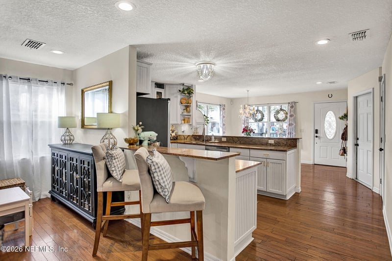 1091 13th St, Jacksonville Beach, FL 32250