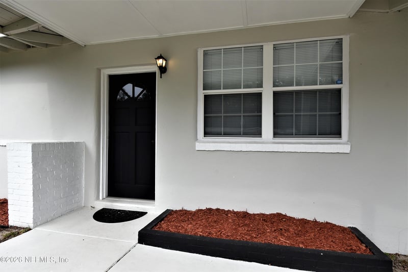 1869 Embassy Dr, Jacksonville, FL 32207