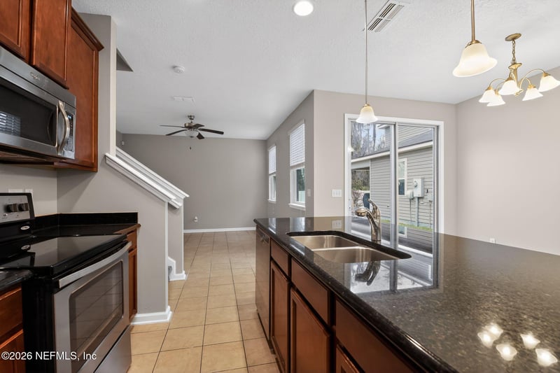 350 Vineyard Ln, Orange Park, FL 32073