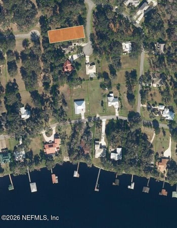 105 Dexter Ct, Crescent City, FL 32112