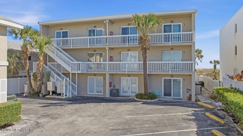 811 1st St #9, Jacksonville Beach, FL 32250