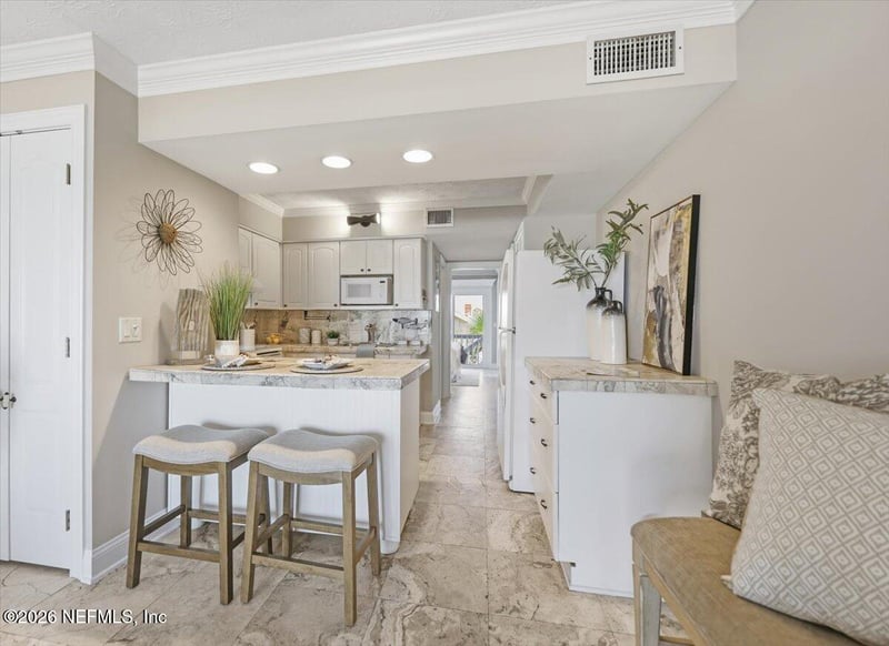 811 1st St #9, Jacksonville Beach, FL 32250