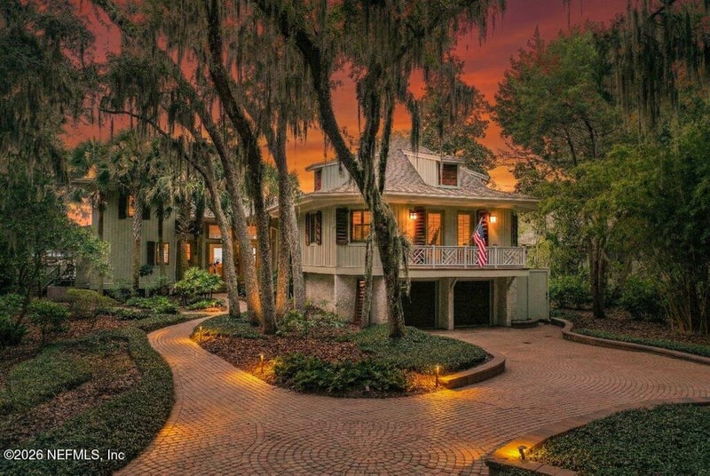 98 Sea Marsh Rd, Fernandina Beach, FL 32034