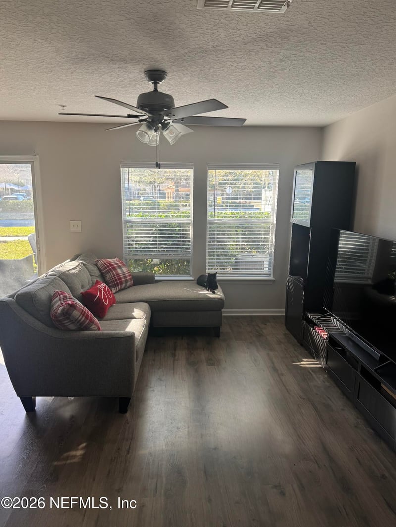 871 Black Cherry Dr, St Johns, FL 32259