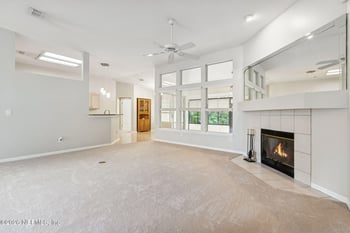 881 Buckeye Ln, Jacksonville, FL 32259