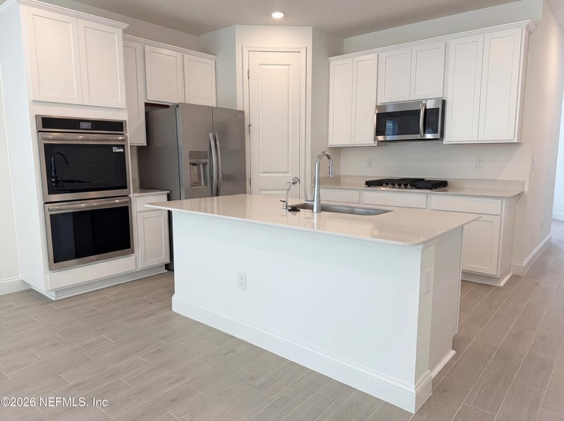 483 Murphys Dr, St Johns, FL 32259