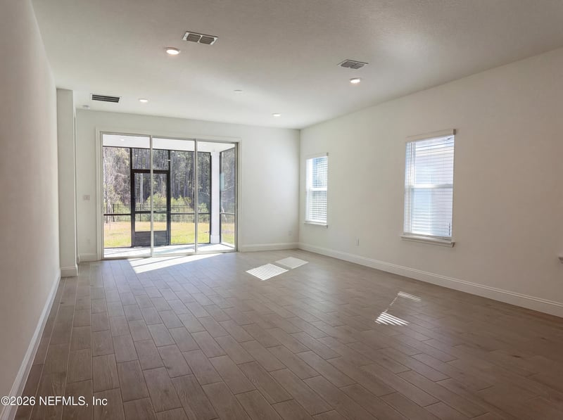 483 Murphys Dr, St Johns, FL 32259