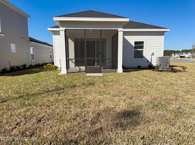 483 Murphys Dr, St Johns, FL 32259