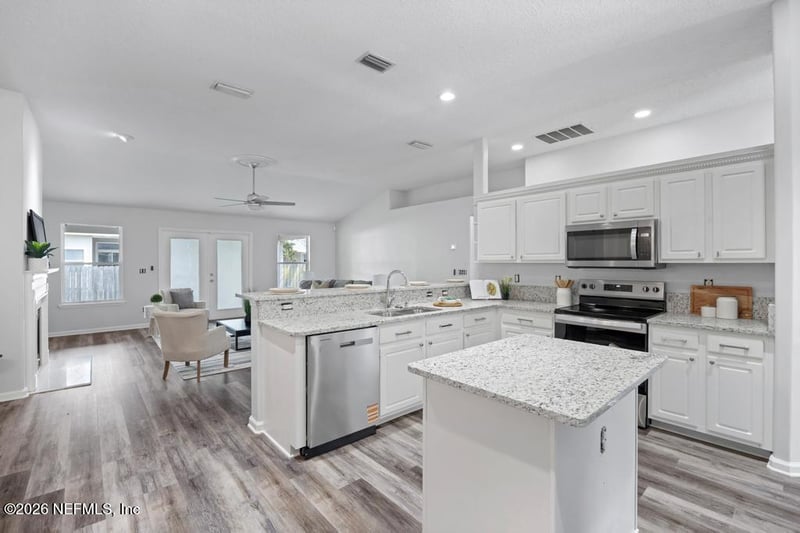 8097 Leafcrest Dr, Jacksonville, FL 32244