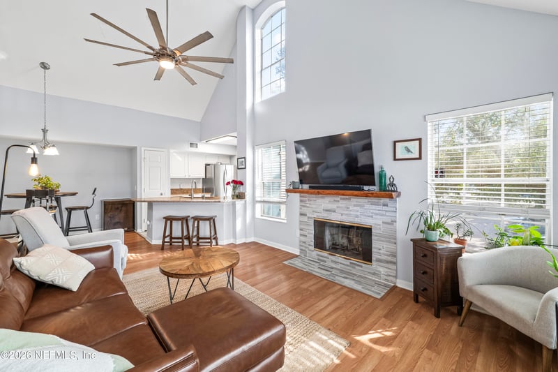 13700 Richmond Park Dr #1306, Jacksonville, FL 32224