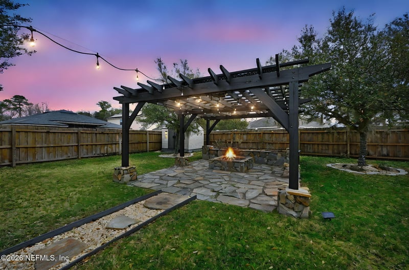 15833 Canoe Creek Dr, Jacksonville, FL 32218