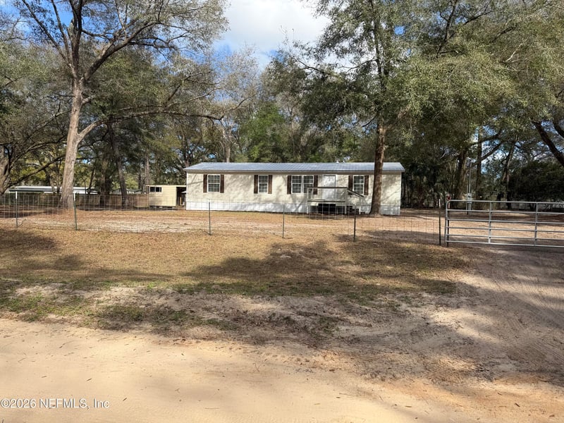 204 Rabbit Track Rd, Satsuma, FL 32189