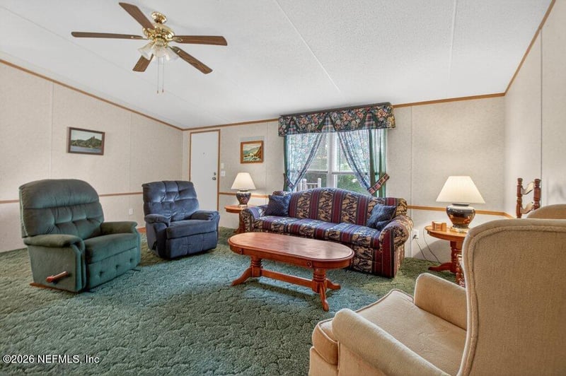 207 Cabot Ln, Satsuma, FL 32189