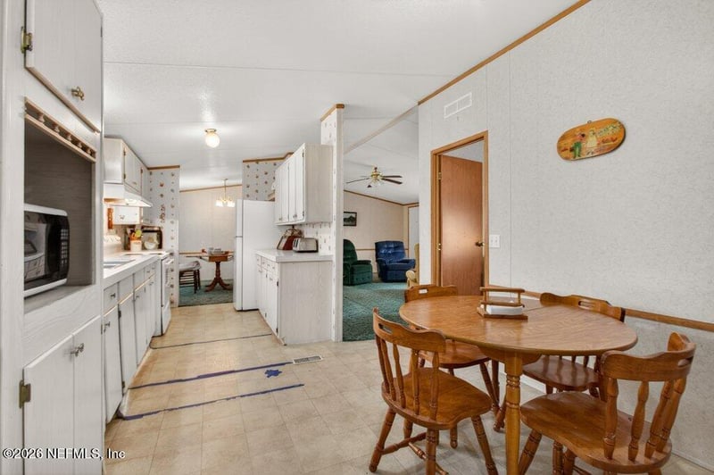 207 Cabot Ln, Satsuma, FL 32189