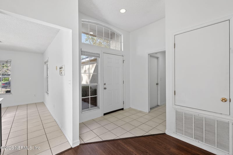 8220 Abbeyfield Dr, Jacksonville, FL 32277