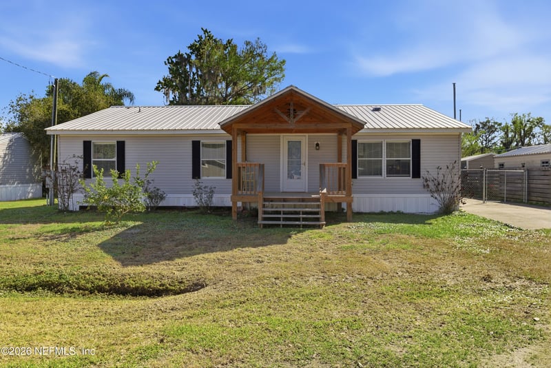 128 Jill Ln, Satsuma, FL 32189