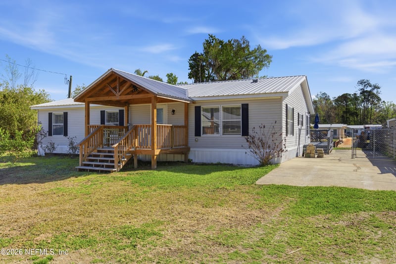 128 Jill Ln, Satsuma, FL 32189