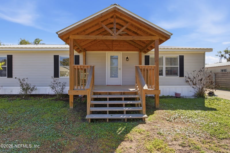 128 Jill Ln, Satsuma, FL 32189