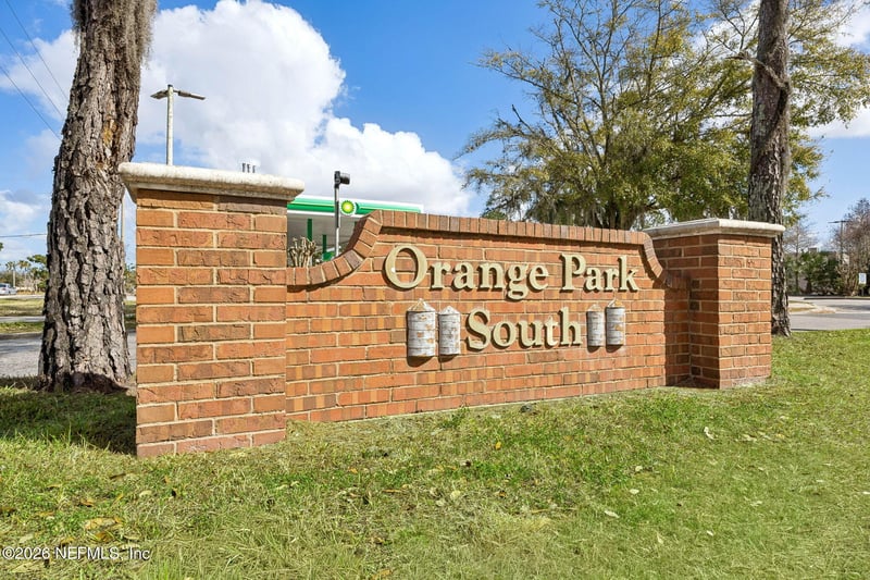 1994 Apopka Dr, Middleburg, FL 32068