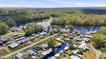 128 Jill Ln, Satsuma, FL 32189