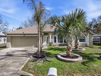 33 Phoenix Ln, Palm Coast, FL 32164