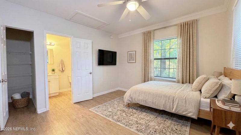 13828 Woodland Dr, Jacksonville, FL 32218