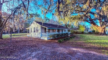 13828 Woodland Dr, Jacksonville, FL 32218