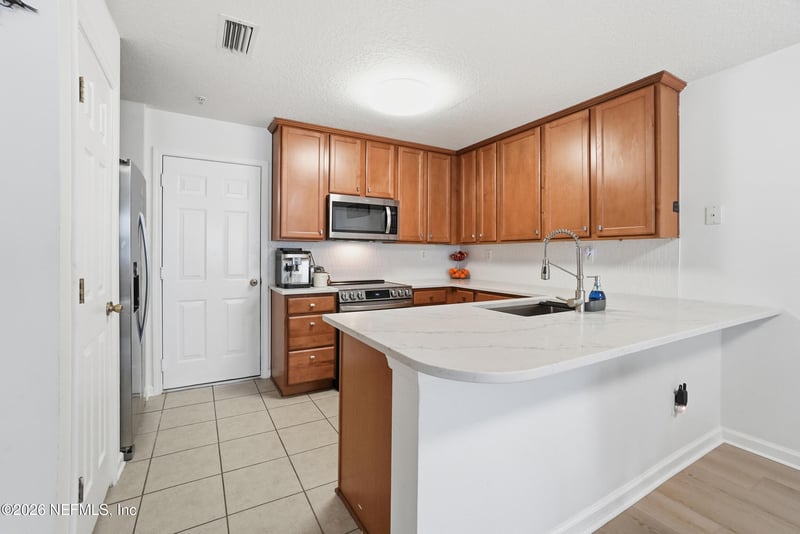 848 Black Cherry Dr, St Johns, FL 32259