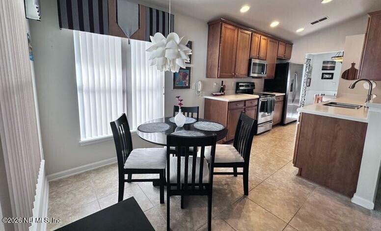 9117 Honeybee Ln, Jacksonville, FL 32256