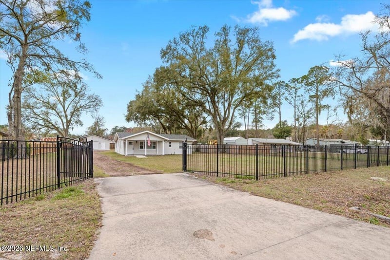 9268 Hipps Rd, Jacksonville, FL 32222